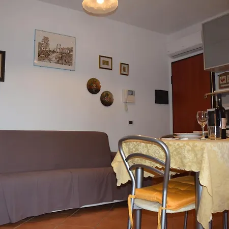 La Casa Con Giardino - *